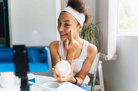 Why More People Are Considering a Beauty Brand Side Hustle